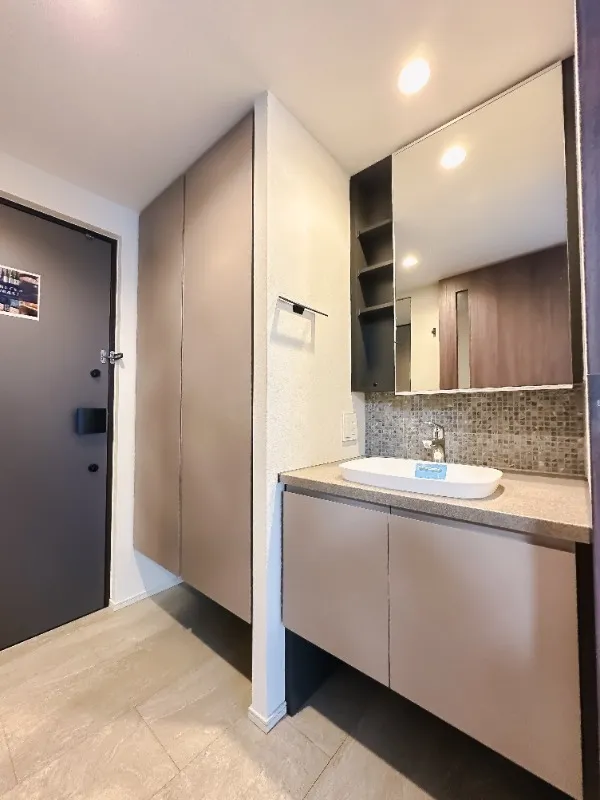 Cross Residence Nihonbashi Honcho - Interior - ["Flooring", "Interior design", "Floor"]