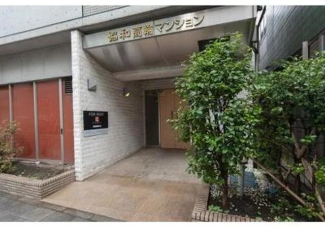 Kyowa Takanawa Mansion - Exterior - Building entrance