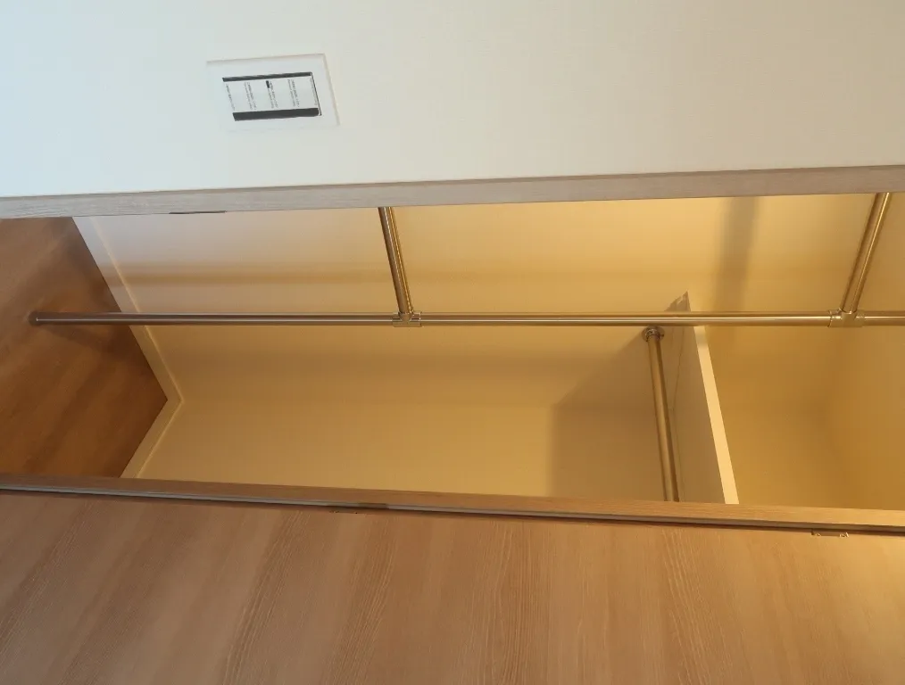 ORSUS Shin-Ekoda - Interior - ["Wood", "Rectangle", "Shelf"]