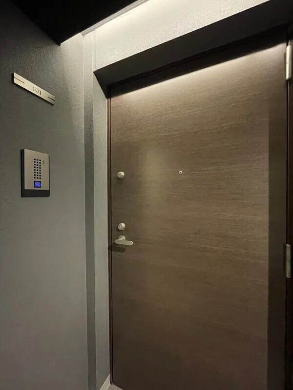 LUMIEC un Toyocho - Other - ["Wood", "Door", "Door handle"]