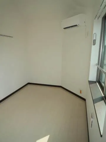 Pasha Kita-Senju - Interior - ["Flooring", "Wood", "Floor"]