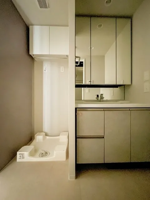 Royal Parks Shinagawa - Interior - ["Wall", "Flooring", "Floor"]