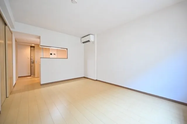 CENTRAL GARDEN RESIDENCE TOKYO - Interior - ["Flooring", "Floor", "Ceiling"]