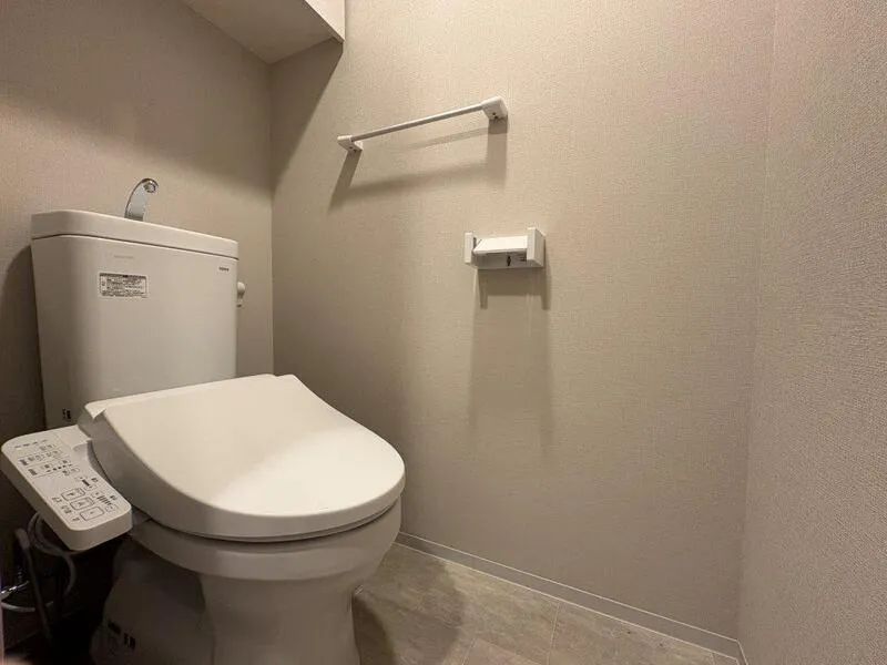 Blanchesta Ogikubo - Interior - ["Toilet seat", "Toilet", "Plumbing fixture"]