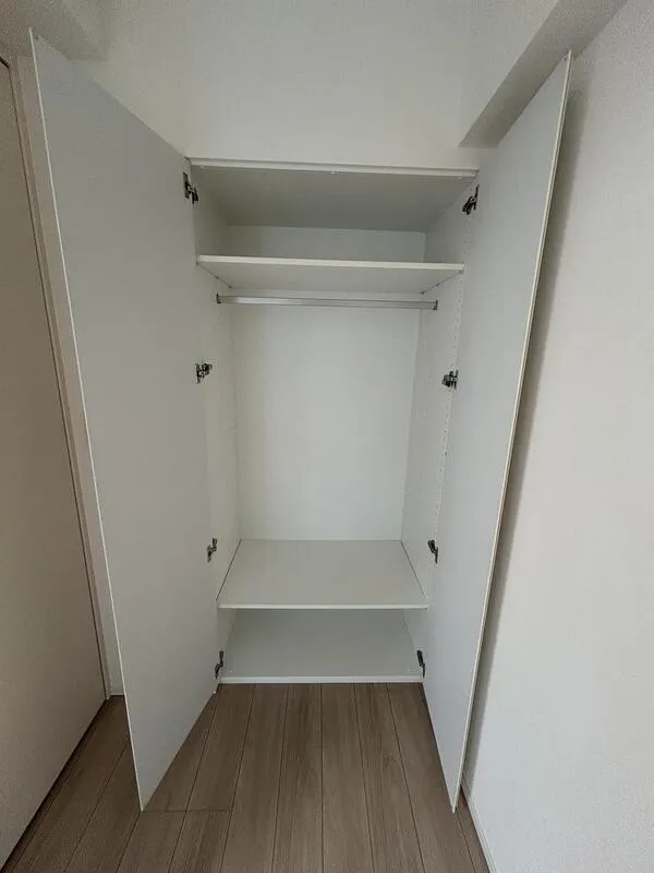 Lugente Valu Ueno - Interior - ["Wood", "Flooring", "Floor"]