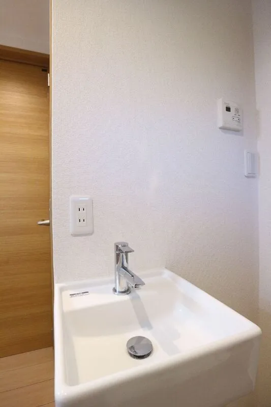 Tribeca - Interior - ["Wall", "Plumbing fixture", "Flooring"]