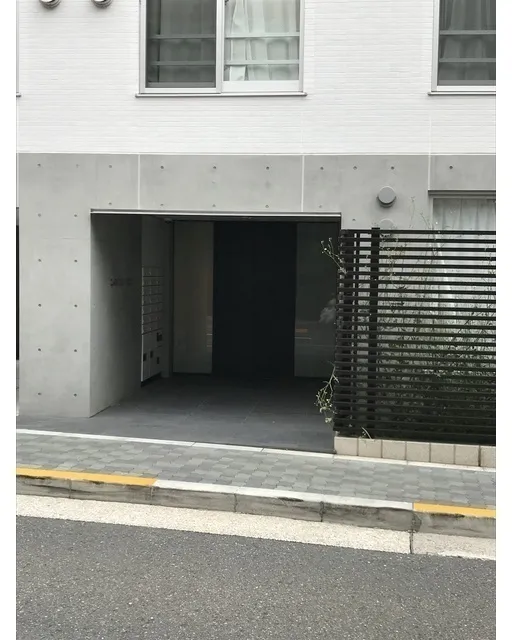 CARITAS Fudomae - Exterior - ["Composite material", "Grey", "Concrete"]