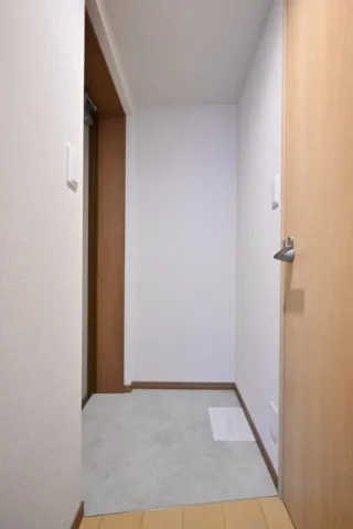 CENTRAL GARDEN RESIDENCE TOKYO - Interior - ["Flooring", "Floor", "Wall"]