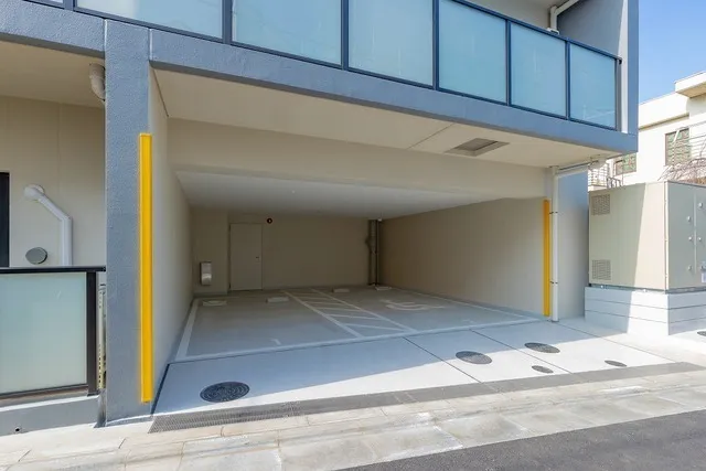 NOGATA RESIDENCE - Other - ["Concrete", "Aluminium", "Parking lot"]