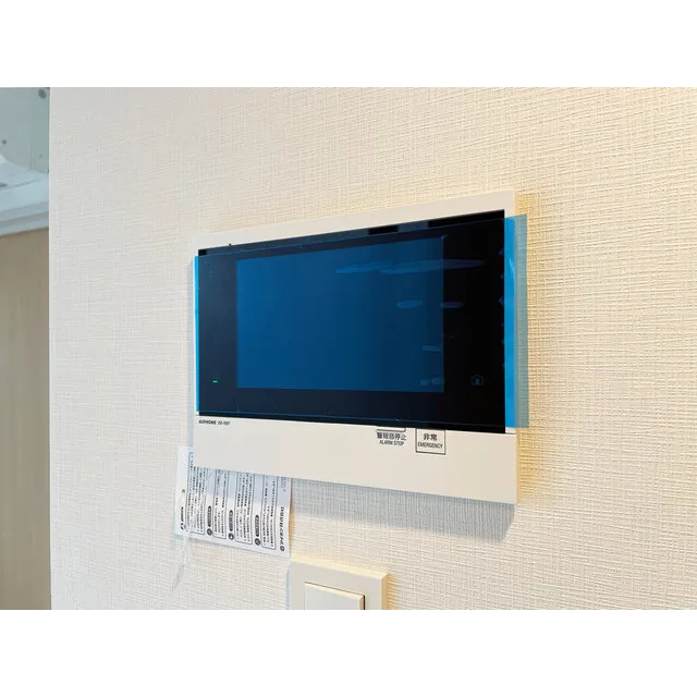 Lien Nishigotanda - Interior - ["Rectangle", "Home appliance", "Computer monitor accessory"]