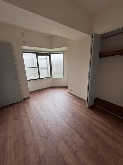 Crest Izumi - Interior - ["Flooring", "Floor", "Wood"]
