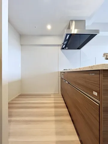 Lugente Itabashi - Interior - ["Flooring", "Wood", "Floor"]