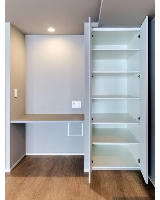 Baus Flats Kuramae - Interior - ["Wall", "Shelving", "Flooring"]
