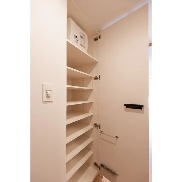 Azure Terrace Toyocho - Interior - ["Shelf", "Fixture", "Shelving"]