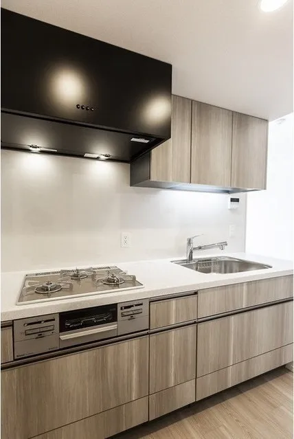 La Sante Ueno - Interior - ["Cabinetry", "Countertop", "Building"]