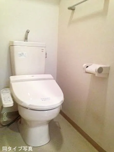 Comforia Tachibana Sumida - Interior - ["Toilet seat", "Toilet", "Bathroom"]