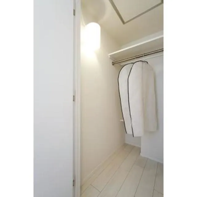 Masters Court Kitashinagawa - Interior - ["Building", "Fixture", "Plumbing fixture"]