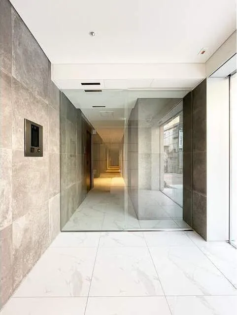 IPSE Yoyogi Uehara - Exterior - ["Flooring", "Floor", "Ceiling"]