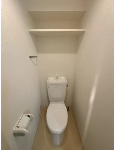 Presence Shinjuku Gyoenmae Ultimate - Interior - ["Toilet seat", "Flooring", "Floor"]