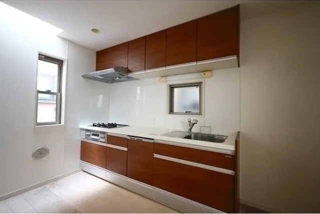 1-24-15 Yoyogi, Shibuya-Ku, Tokyo - Interior - ["Cabinetry", "Kitchen Appliance", "Kitchen"]