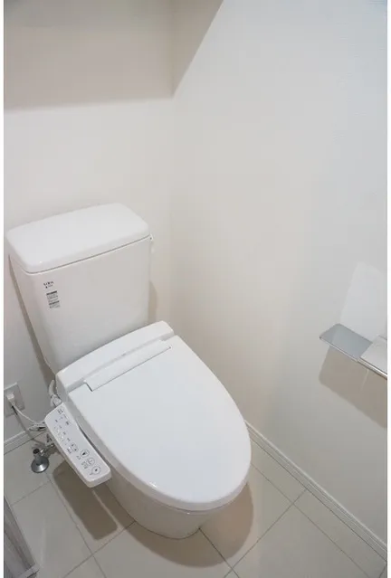 Shell Shinagawa Togoshi - Interior - ["Toilet seat", "Toilet", "Plumbing fixture"]