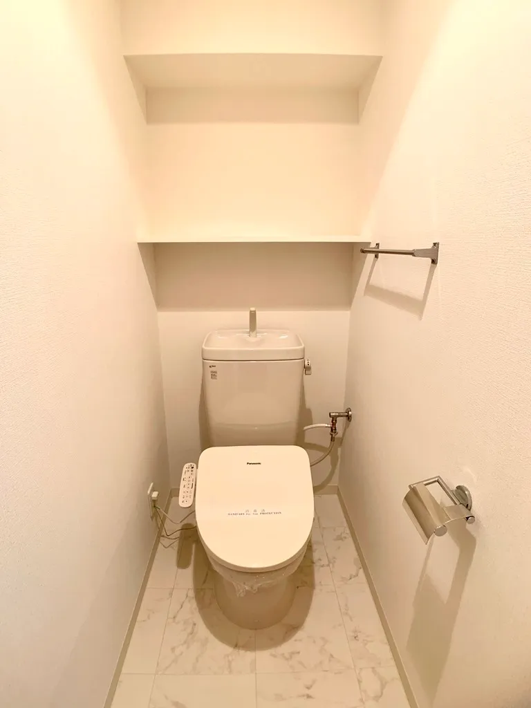 KDX Residence Oyama - Interior - ["Toilet seat", "Toilet", "Plumbing fixture"]