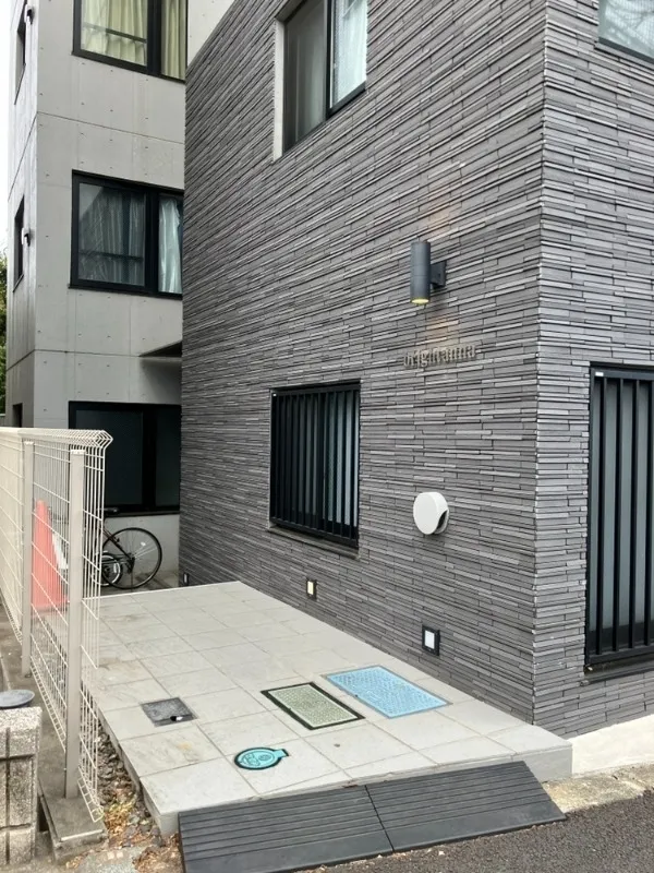 Bright Anna - Exterior - ["Wall", "Siding", "Composite material"]