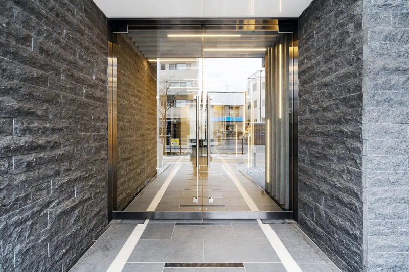 Iareth Nishinippori - Exterior - ["Composite material", "Commercial building", "Glass"]
