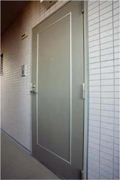 Lumiere Yutenji - Interior - ["Building", "Door", "Fixture"]