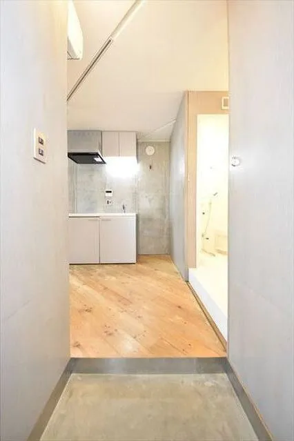 FARE Uehara Noye EAST - Interior - ["Flooring", "Wall", "Floor"]