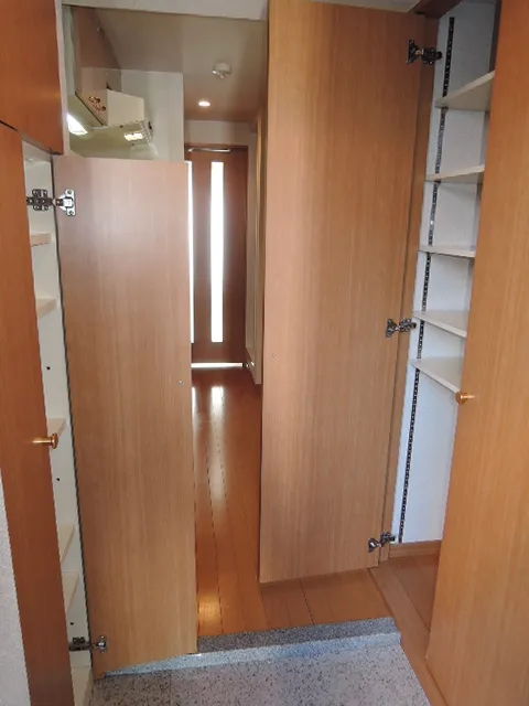 JAPT Akihabara - Interior - ["Property", "Room", "Door"]
