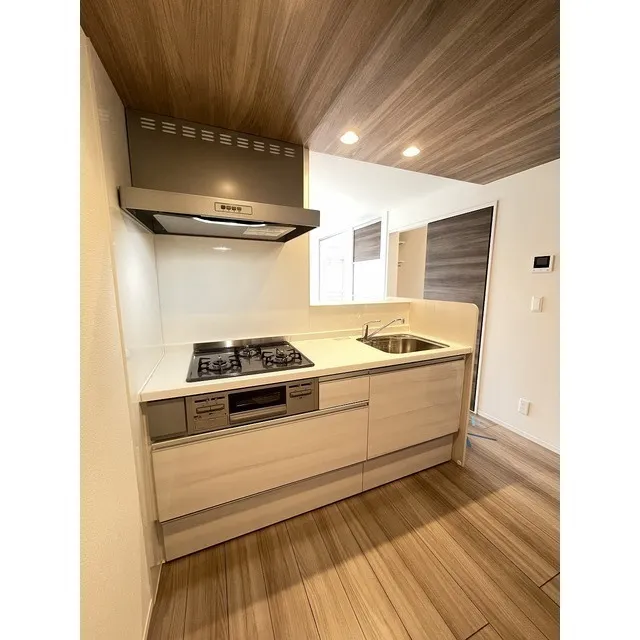 Le Chamveil - Interior - ["Cabinetry", "Property", "Countertop"]