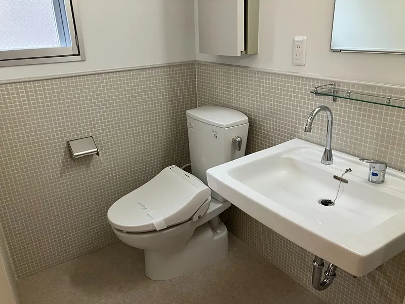 Latiera Yutenji - Interior - ["Tap", "Bathroom sink", "Plumbing fixture"]