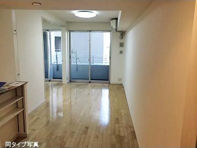 Comforia Honkomagome - Interior - ["Property", "Cabinetry", "Window"]