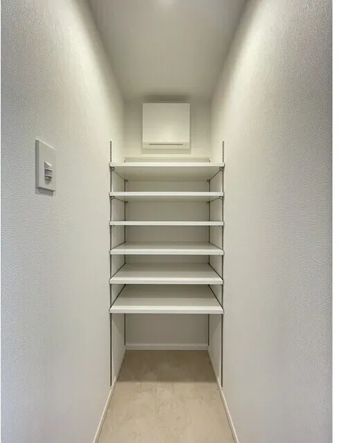 Stylio Kamata West - Interior - ["Wood", "Flooring", "Floor"]