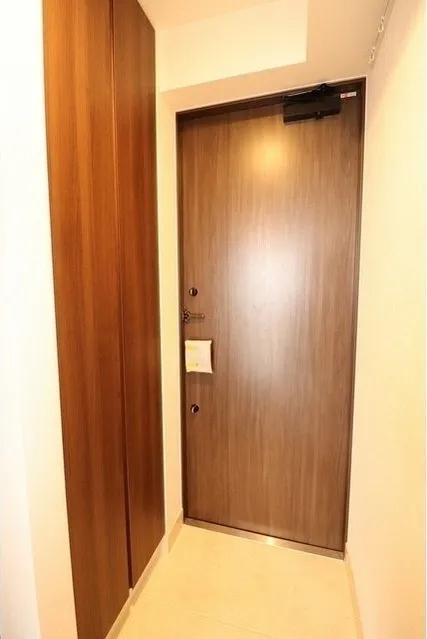Lugente Bunkyo Todaimae - Interior - ["Door", "Handle", "Fixture"]