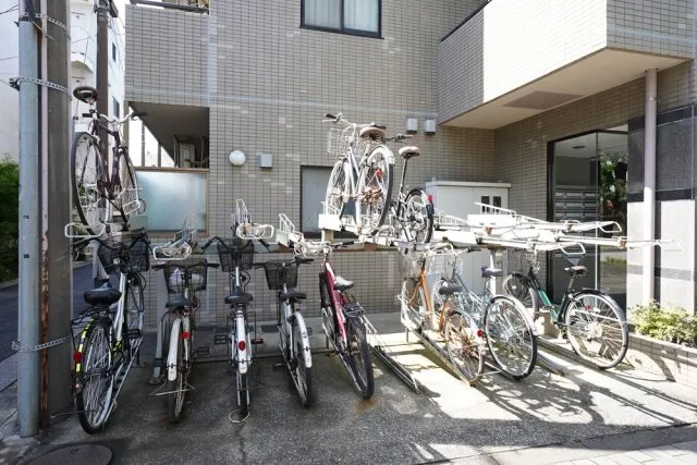 Iogi Homes - Other - ["Bicycle", "Bicycle frame", "Bicycle wheel"]