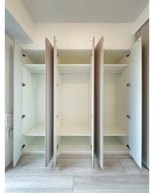 Season Flats Omorinishi - Interior - ["Wood", "Flooring", "Floor"]