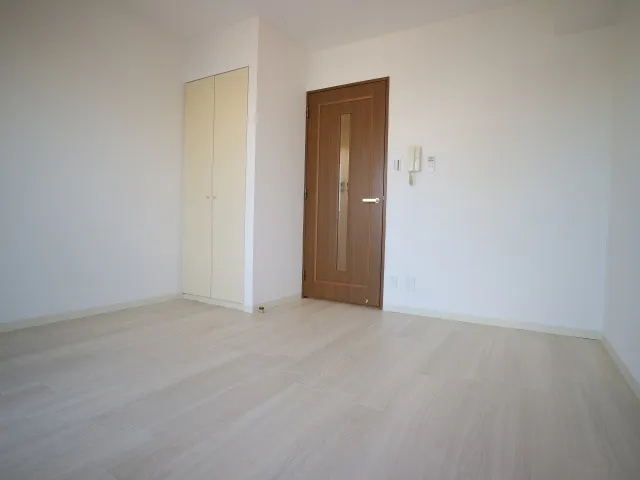 Residence Sangenjaya Square - Interior - ["Flooring", "Floor", "Wood flooring"]