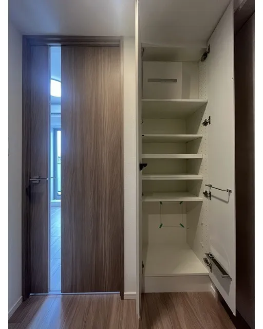 Belle Face Sangenjaya - Interior - ["Fixture", "Wood", "Interior design"]