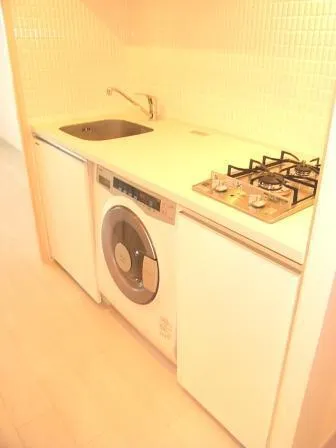 Shinagawa East - Interior - ["Major appliance", "Flooring", "Floor"]