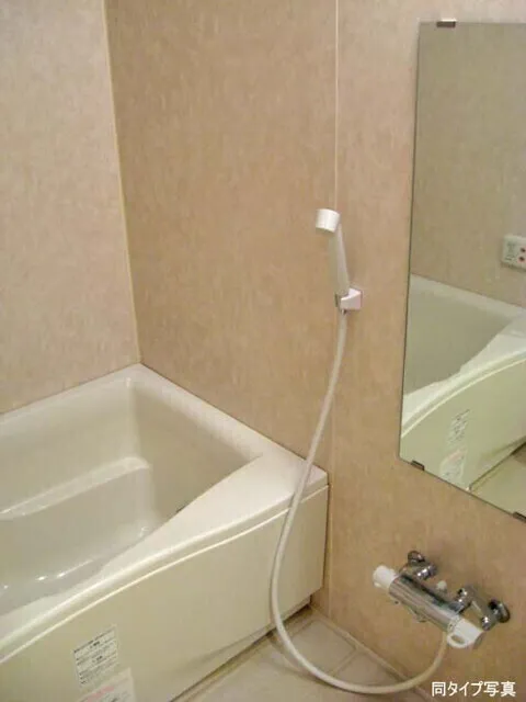 Comforia Meguro Chojamaru - Interior - ["Plumbing fixture", "Bathroom", "Rectangle"]