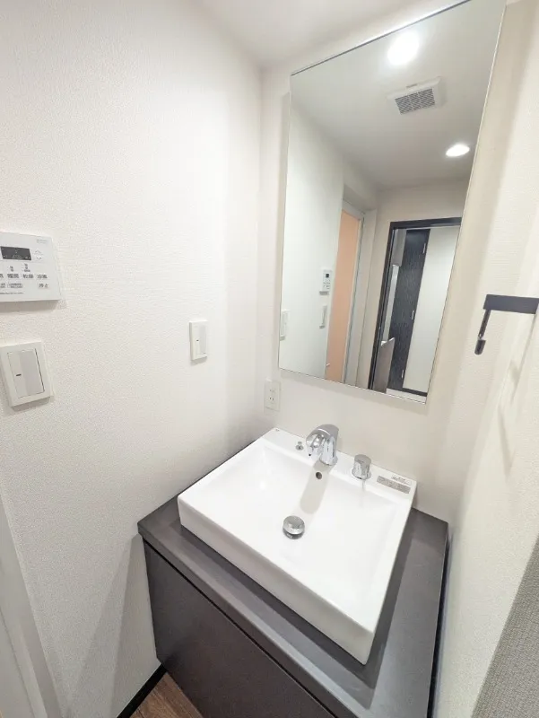 Park Flats Shibuya Daikanyama - Interior - ["Plumbing fixture", "Flooring", "Floor"]