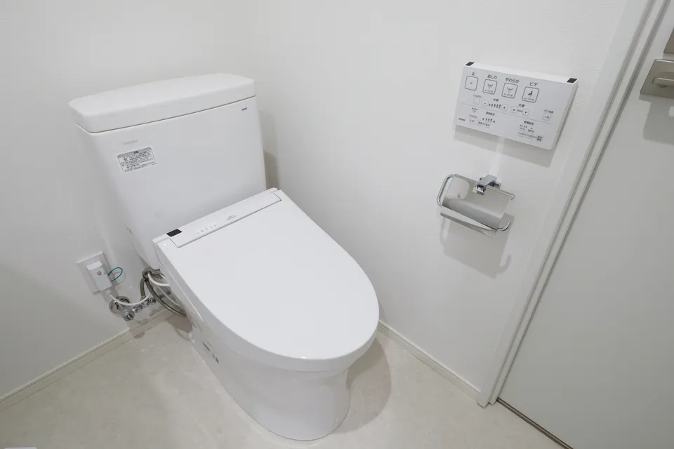 Hmlet Yoyogi Uehara - Interior - ["Toilet seat", "Plumbing fixture", "Bathroom"]