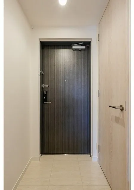 Comforia Liv Bunkyo Gokokuji - Interior - ["Wood", "Flooring", "Door"]