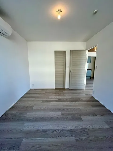 Residia Tower Kamiikebukuro (Tower Building) - Interior - ["Flooring", "Floor", "Wood"]