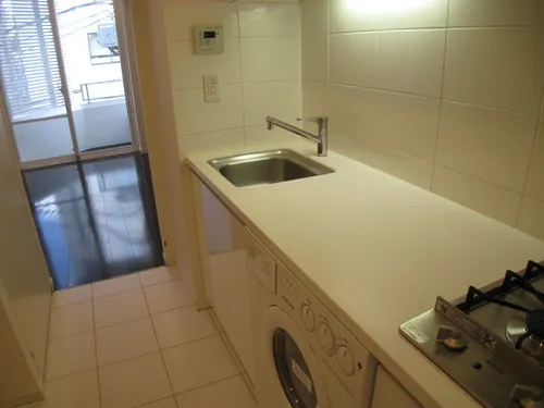 Belle Face Shimbashi - Interior - ["Sink", "Tap", "Plumbing fixture"]