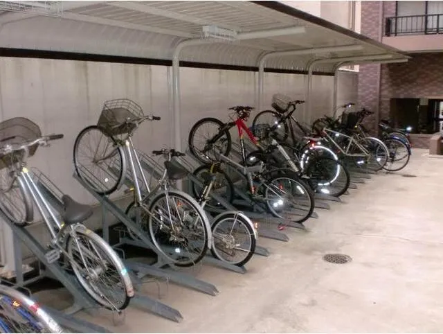 Welt Waterfront - Other - ["Bicycle", "Wheel", "Tire"]
