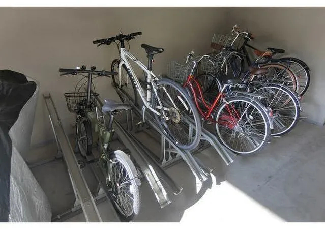 L ・ BASE Oshiage South - Exterior - ["Bicycle", "Bicycle frame", "Bicycle tire"]