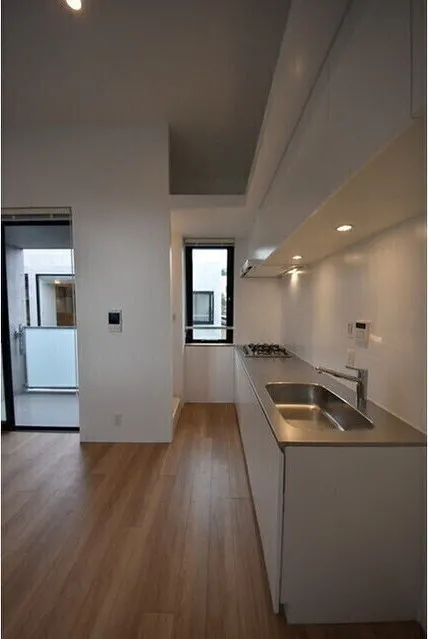Square Court Waseda - Interior - ["Furniture", "Building", "Window"]